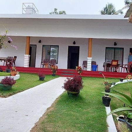 Marari Phoenix Beach Homestay 马拉利库兰 外观 照片