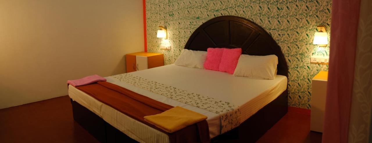 Marari Phoenix Beach Homestay 马拉利库兰 外观 照片