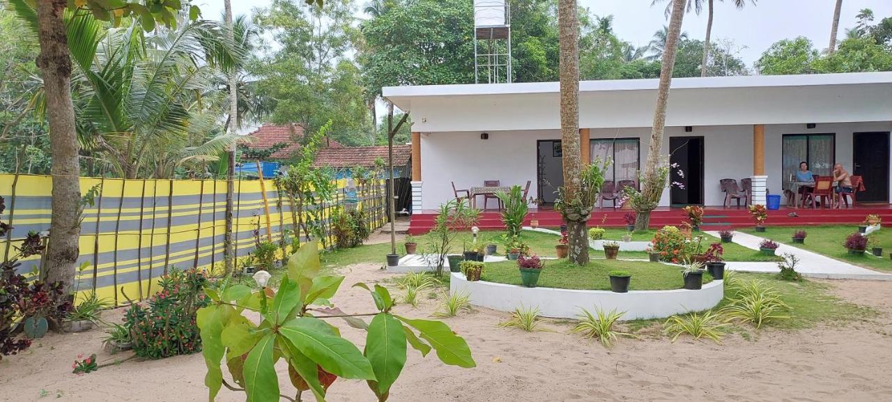 Marari Phoenix Beach Homestay 马拉利库兰 外观 照片
