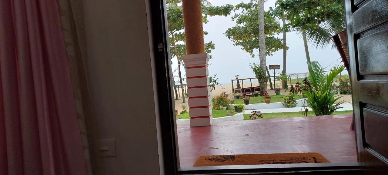 Marari Phoenix Beach Homestay 马拉利库兰 外观 照片