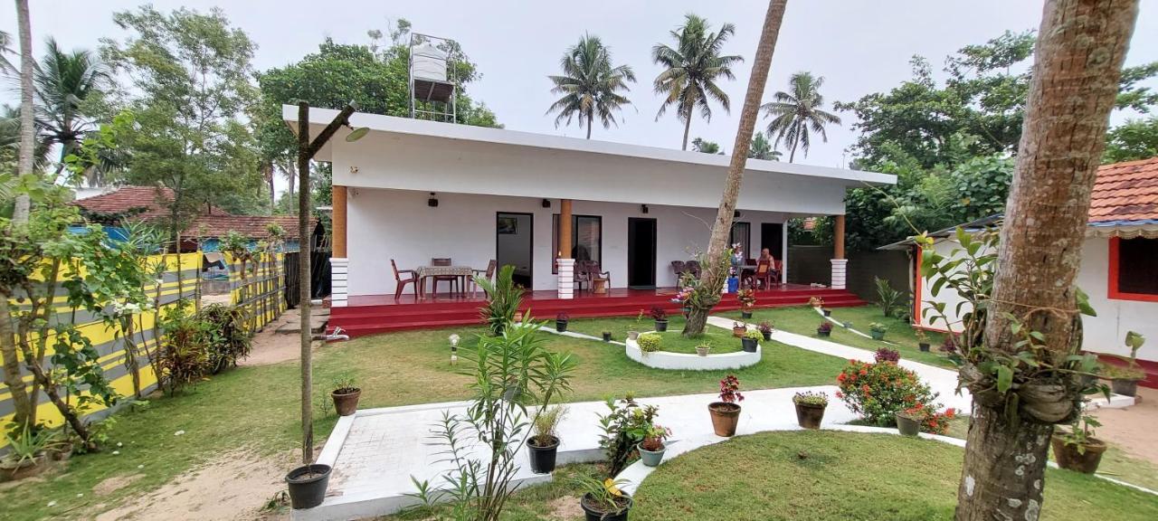 Marari Phoenix Beach Homestay 马拉利库兰 外观 照片