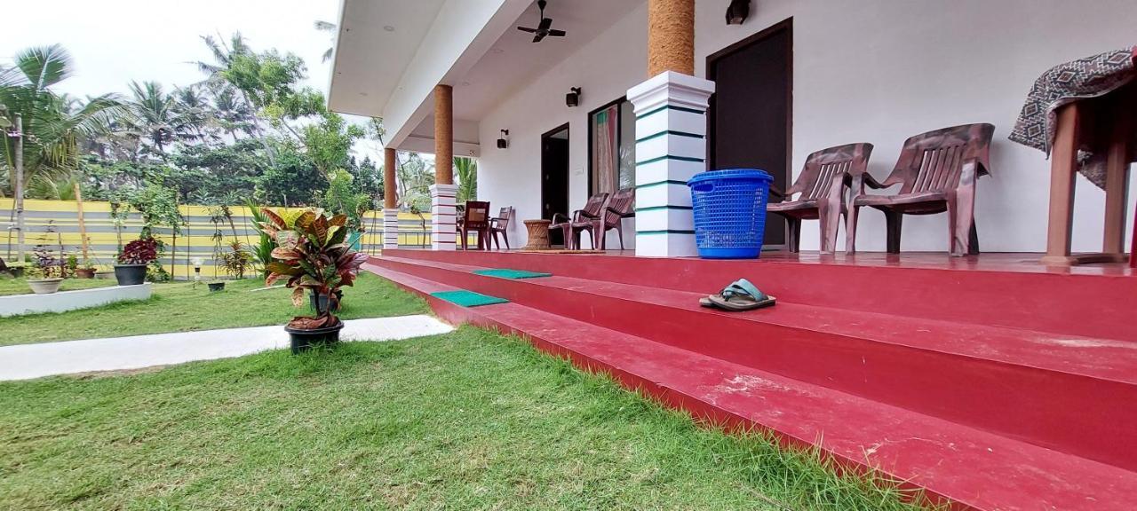 Marari Phoenix Beach Homestay 马拉利库兰 外观 照片