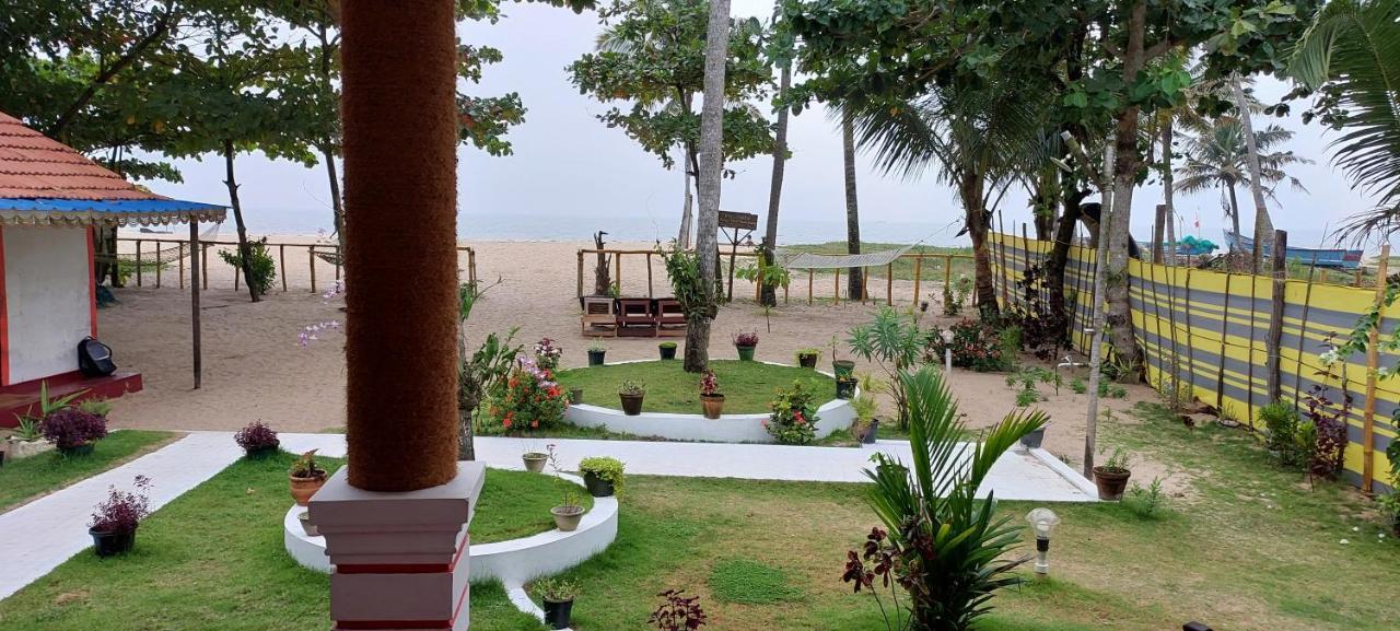 Marari Phoenix Beach Homestay 马拉利库兰 外观 照片