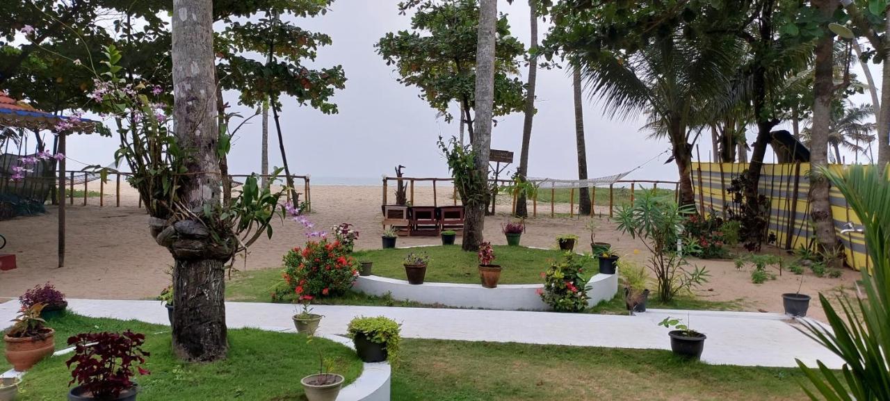 Marari Phoenix Beach Homestay 马拉利库兰 外观 照片