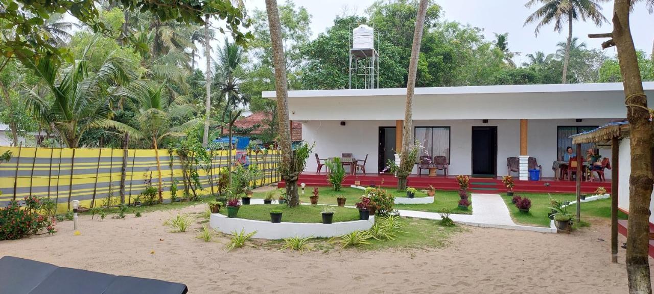 Marari Phoenix Beach Homestay 马拉利库兰 外观 照片