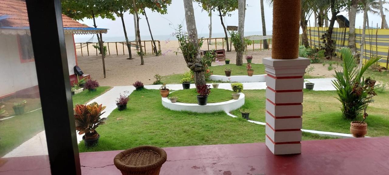 Marari Phoenix Beach Homestay 马拉利库兰 外观 照片