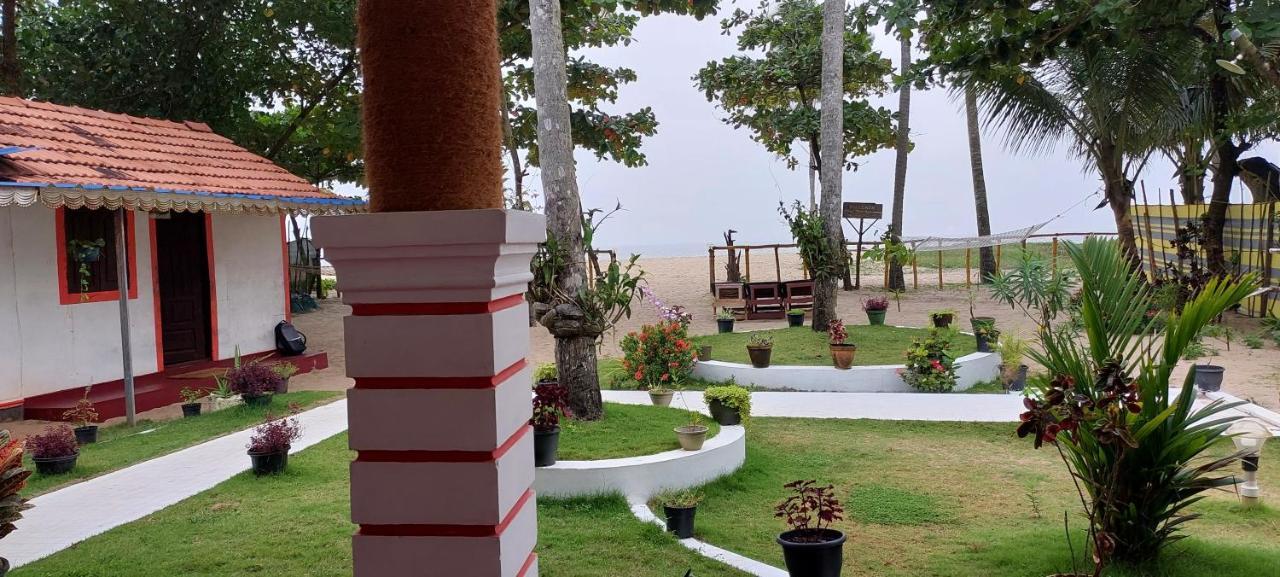 Marari Phoenix Beach Homestay 马拉利库兰 外观 照片