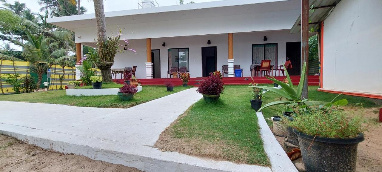 Marari Phoenix Beach Homestay 马拉利库兰 外观 照片