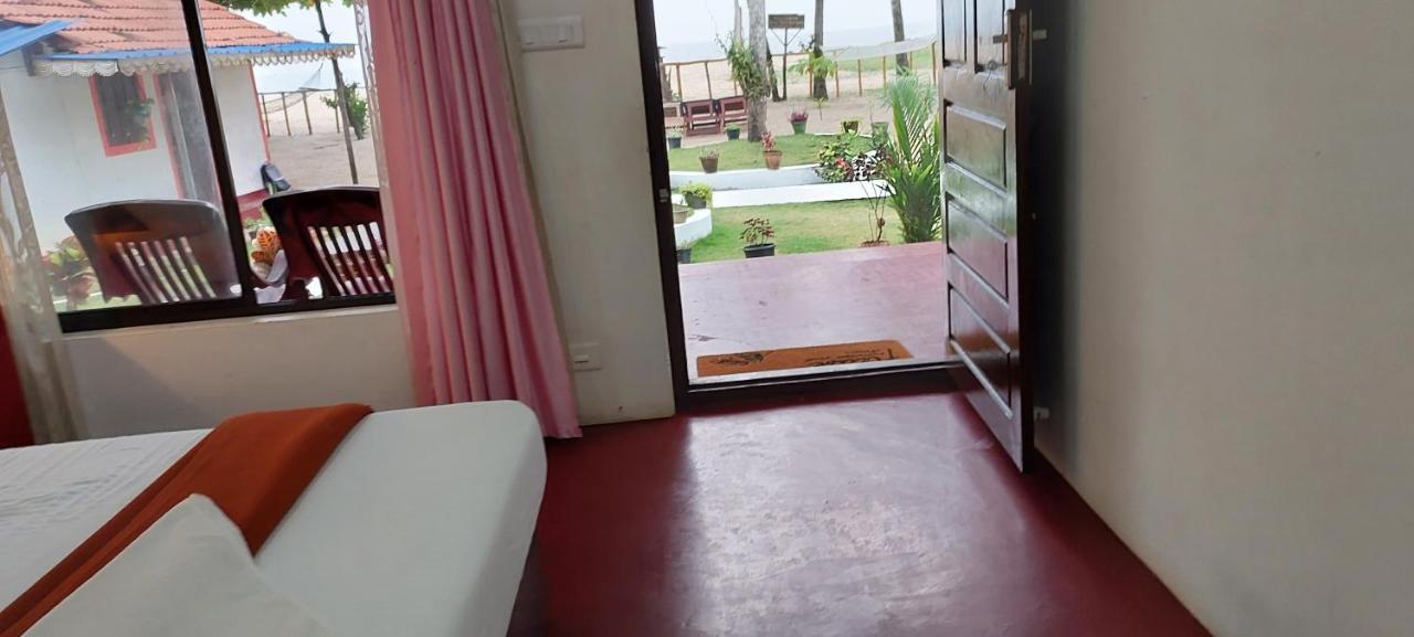 Marari Phoenix Beach Homestay 马拉利库兰 外观 照片