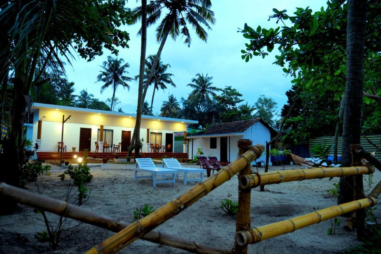 Marari Phoenix Beach Homestay 马拉利库兰 外观 照片