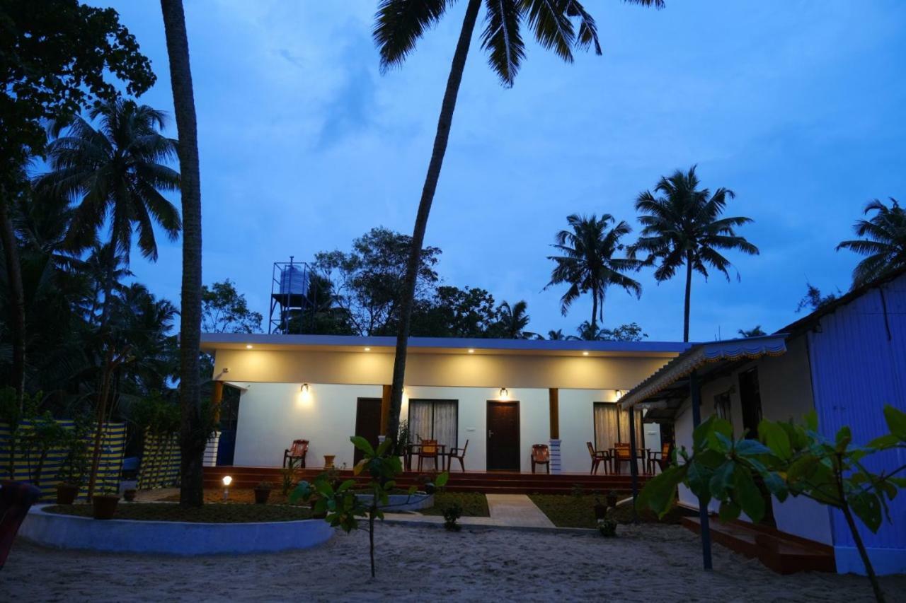 Marari Phoenix Beach Homestay 马拉利库兰 外观 照片